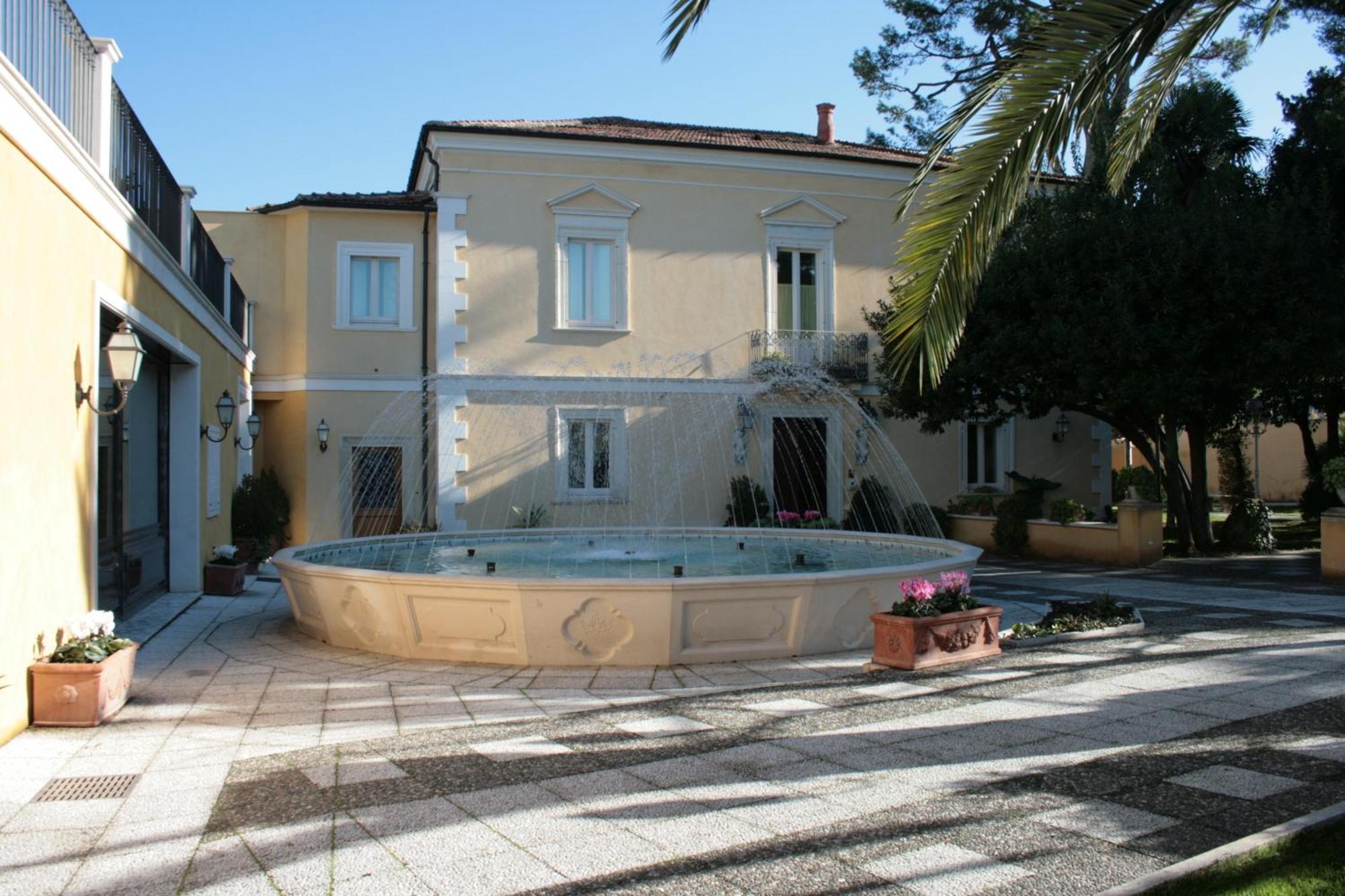 Regis Resort & Wellness Turrivalignani Esterno foto