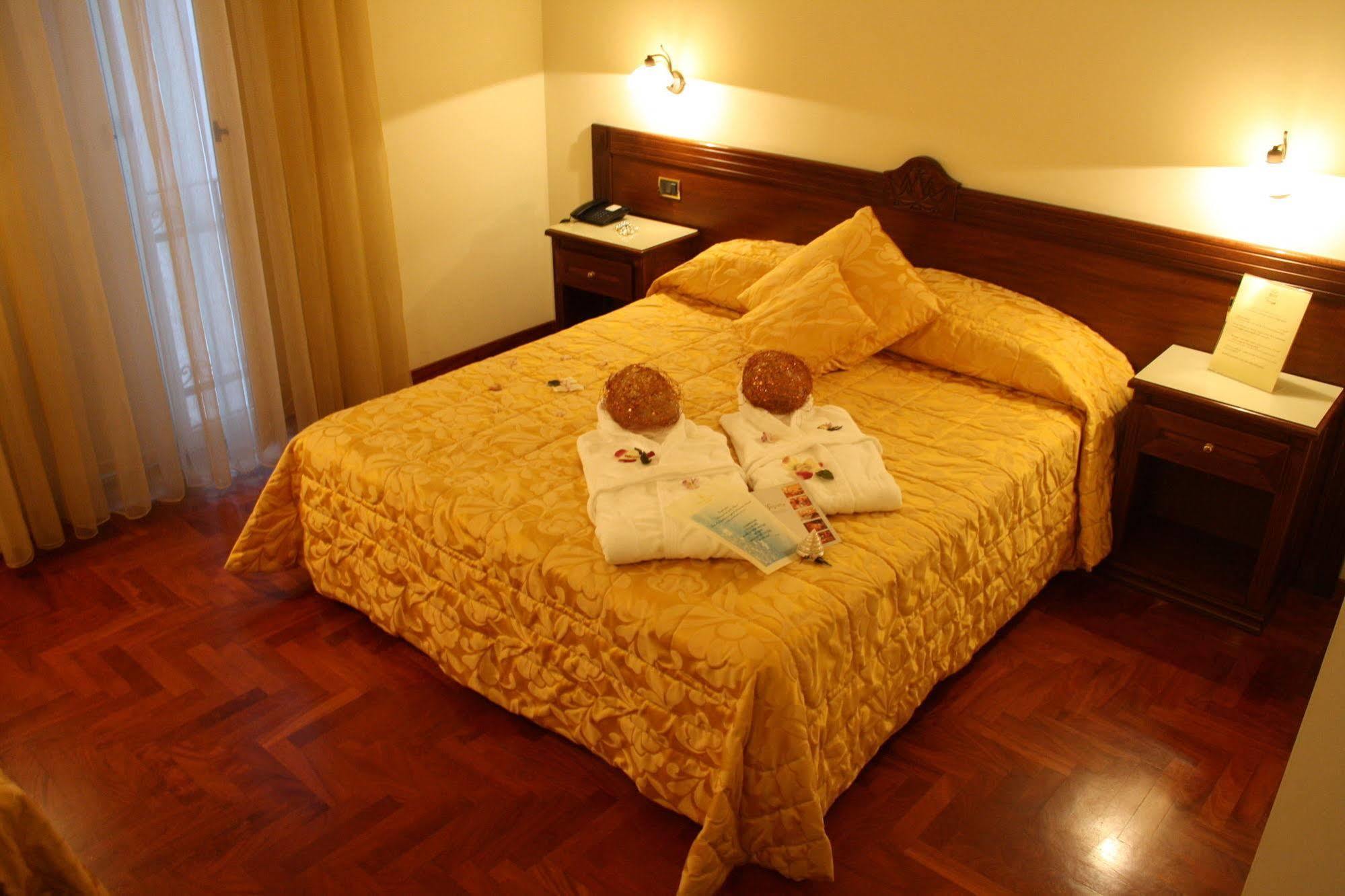 Regis Resort & Wellness Turrivalignani Esterno foto