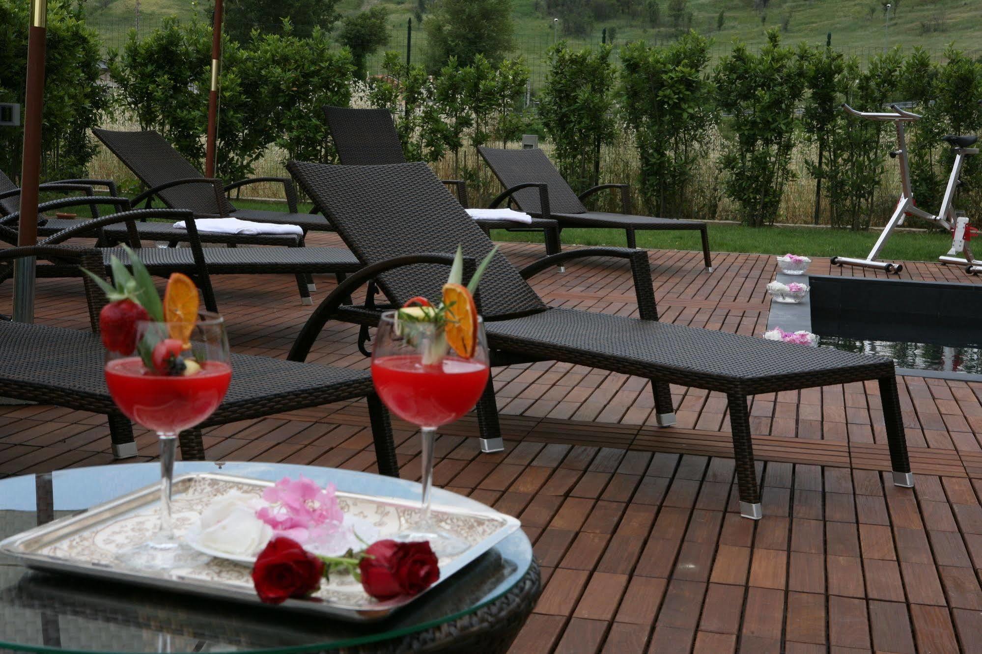 Regis Resort & Wellness Turrivalignani Esterno foto
